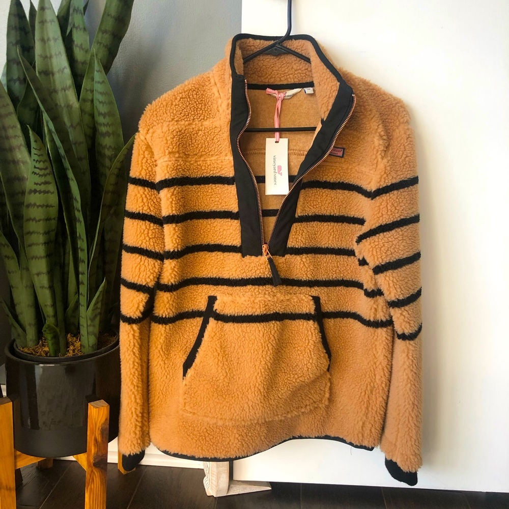 Never worn, vineyard vines sweater. NWT. Warm and cozy!